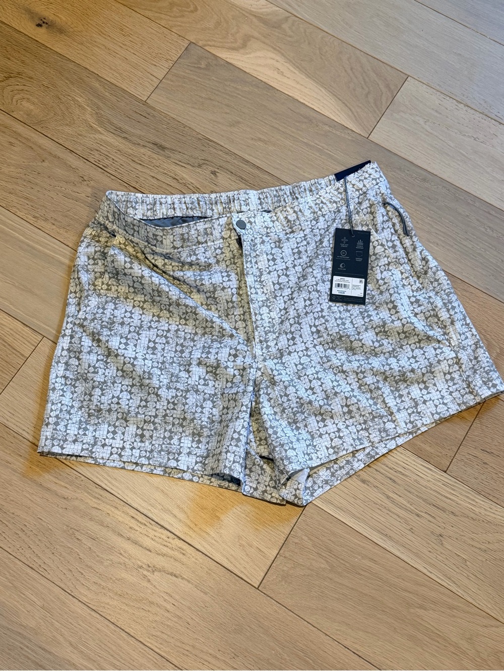 Men’s 5” VRST Resort Shorts